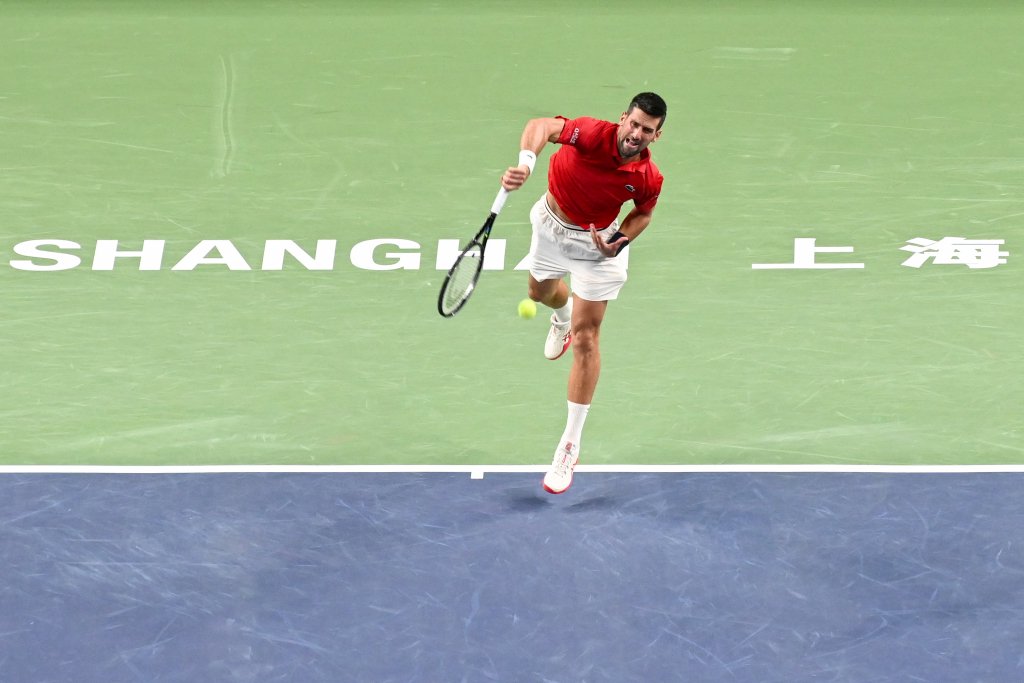 包含德约科维奇回归赛场，挺进下一轮首场状态亮眼，美国队观众沸腾！的词条